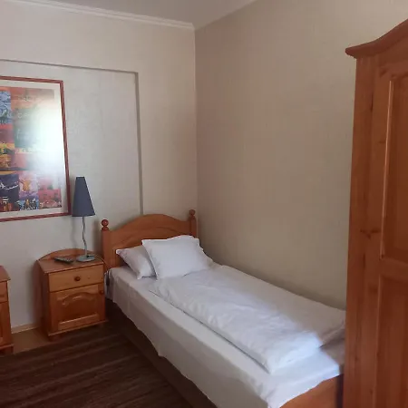 Europa Panzio Nocleg ze śniadaniem 3*