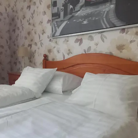 Europa Panzio Nocleg ze śniadaniem 3*